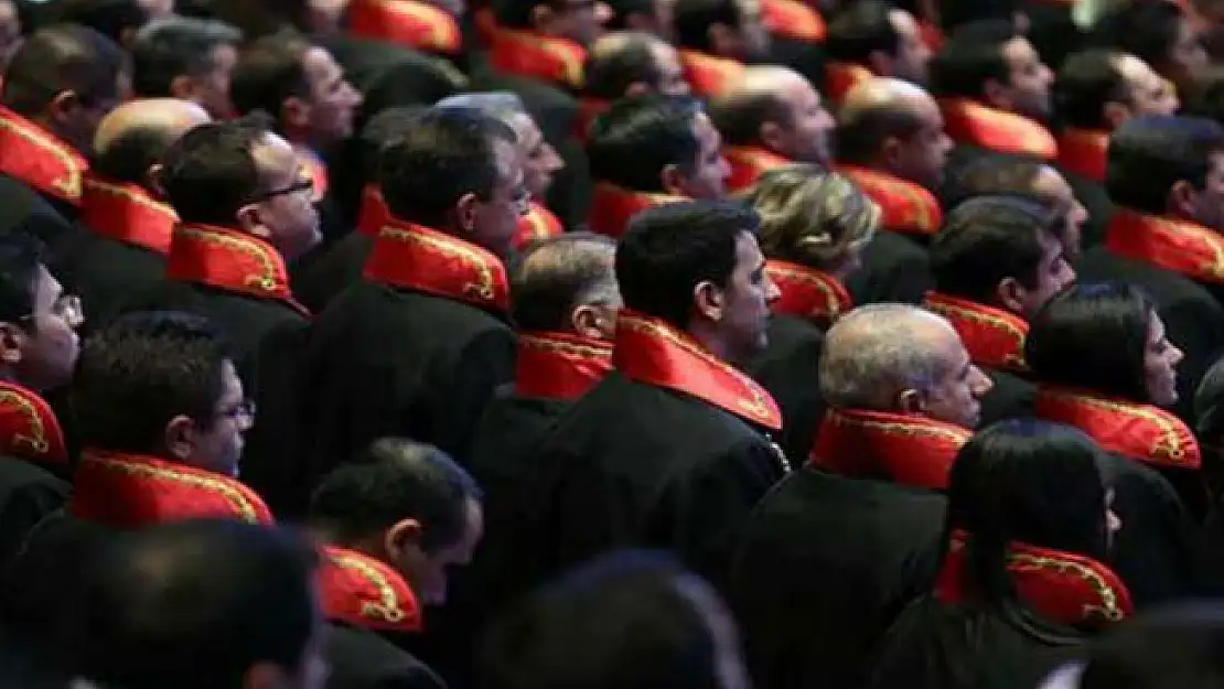 Adalet Bakanlığı 1200 Hakim ve Savcı alım ilanı yayımlandı! Başvuru tarihleri netleşti