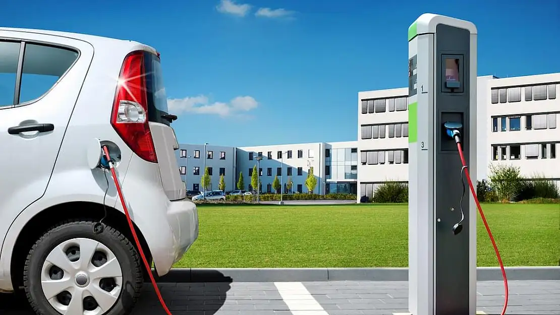 Almanya'da Üniversite Ücretleri Artıyor, Avrupa Elektrikli Araçlara Geçiyor, Afrika'da Darbeler Sürüyor