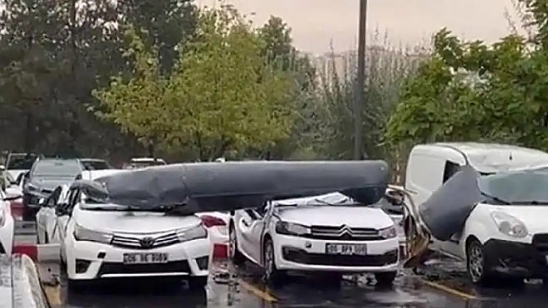Ankara'da Savaş Uçağının Yakıt Tankı Otoparka Düştü
