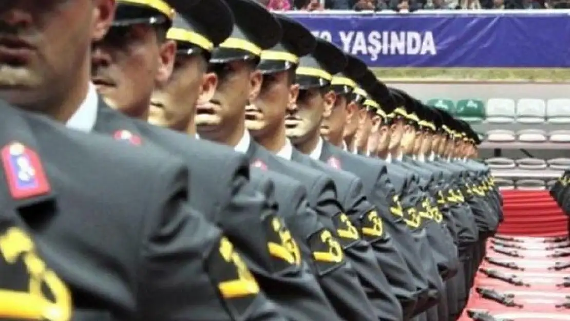 Astsubayları sevindiren gelişme! Resmi Gazete'de Astsubaylarla ilgili değişiklik yapıldı
