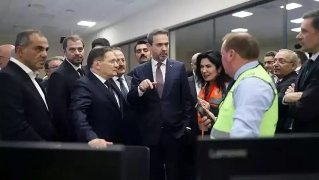 Bakan Bayraktar'a elektrik çağrısı: Depremzedelerin sesine kulak verin