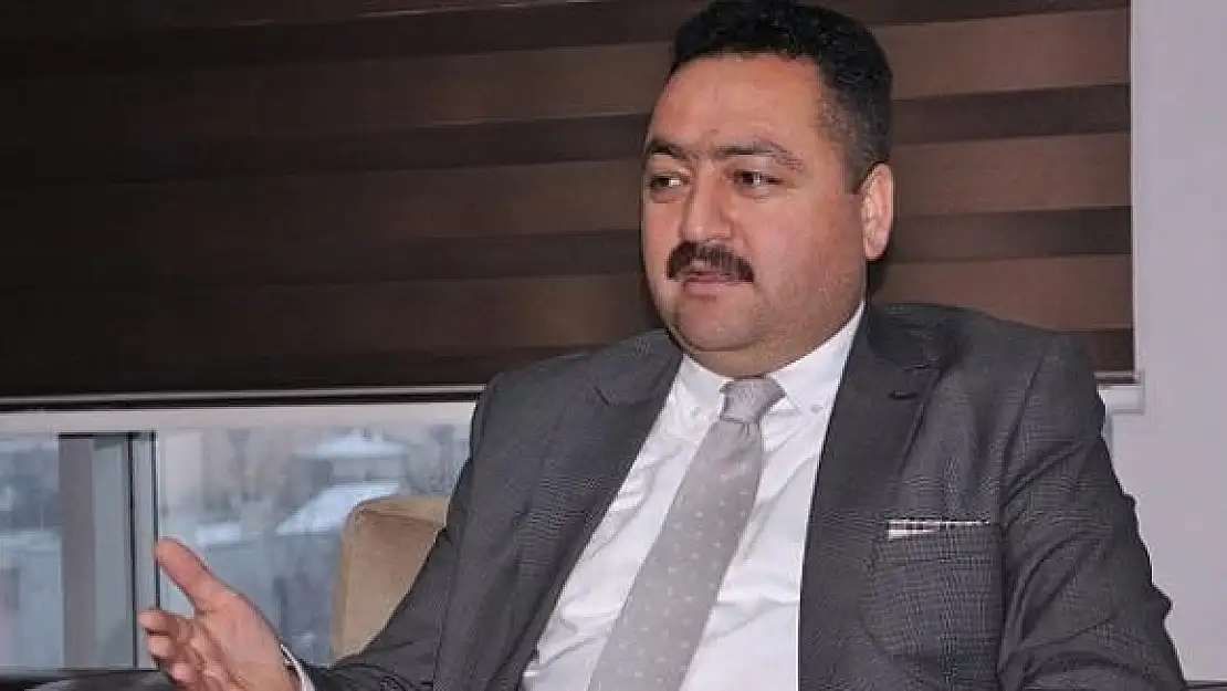 Başkan Seçimi Kazandı Makam Koltuğunu Yaktı