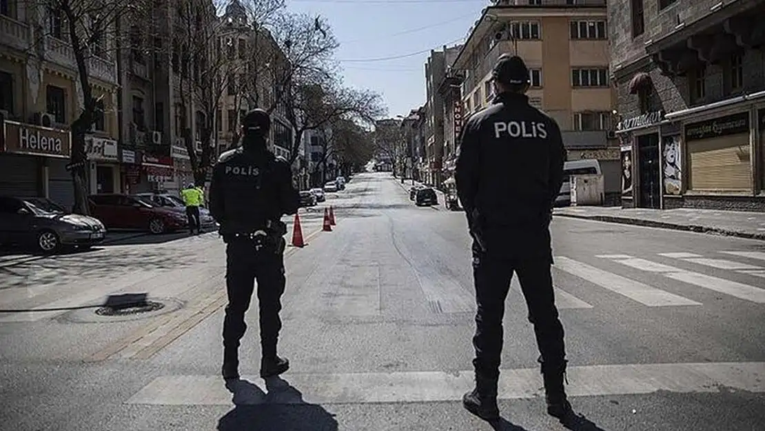 Beklenen müjde geldi! Koronavirüs kısıtlamaları kademeli kalkıyor!