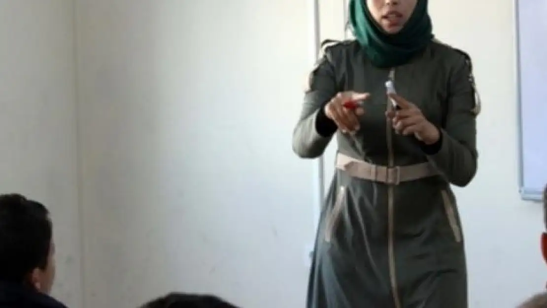 Binlerce kişi atama beklerken bomba iddia ortaya atıldı: Suriyeliler Adana'da öğretmen olarak atandı!
