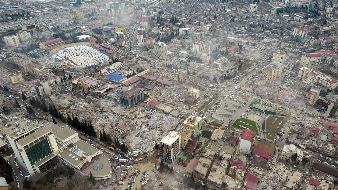 Bu hesabı duyan kulaklarına inanamadı! Deprem bölgesinde kaldırılacak bir enkazın faturası çıkarıldı! Sadece 12 milyar TL'si…