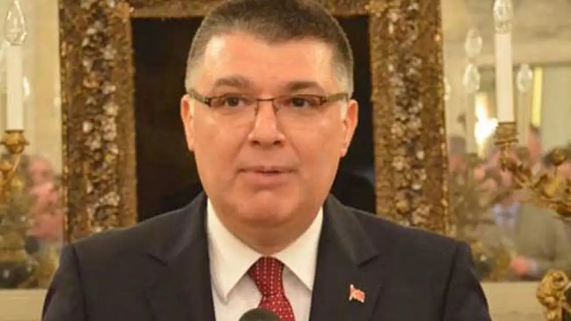 Cumhurbaşkanı Başdanışmanlığına Büyükelçi Mehmet Ferden Çarıkçı