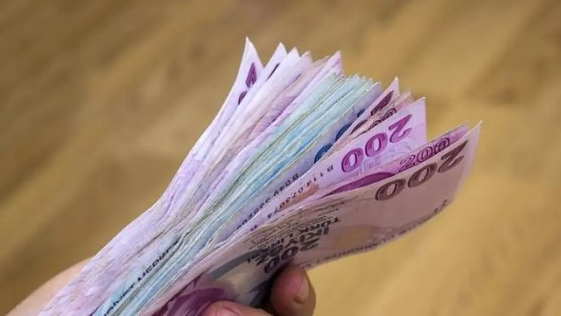 Denizli'de kaldırımdan kaldırıma geçen kişiye 200 lira ceza kesildi!