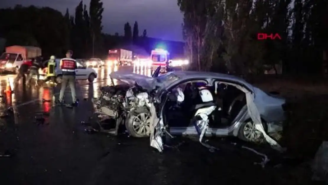 Denizli'de zincirleme kaza! 2 ölü, 3 yaralı