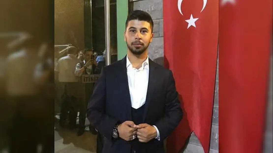 Devriye görevi yapan polis aracı ağaca çarptı