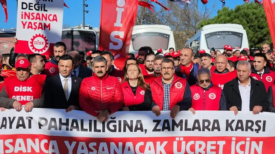 DİSK'ten Güçlü Mesaj Adaletli Vergi ve İnsanca Yaşam Talebi