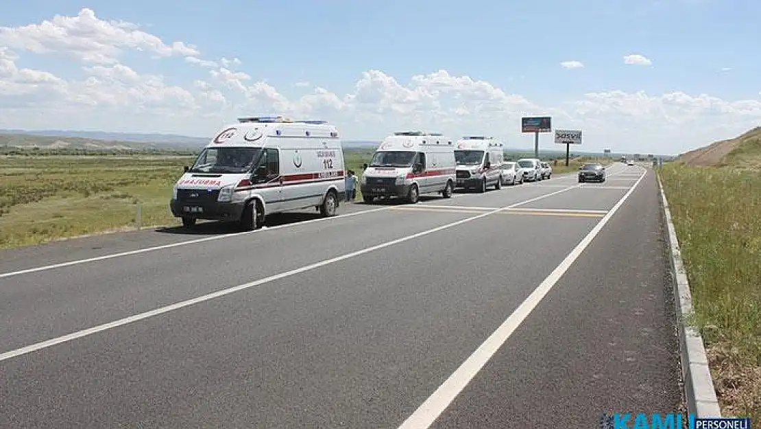 Diyarbakır'da Feci Kaza! Tarım İşçilerini Taşıyan Araç Devrildi: 5'i Ağır 35 Yaralı Var