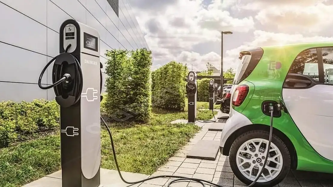 Elektrikli Otomobiller Çevreci Geleceğin Parıltısı mı, Gizli Tehlike mi?