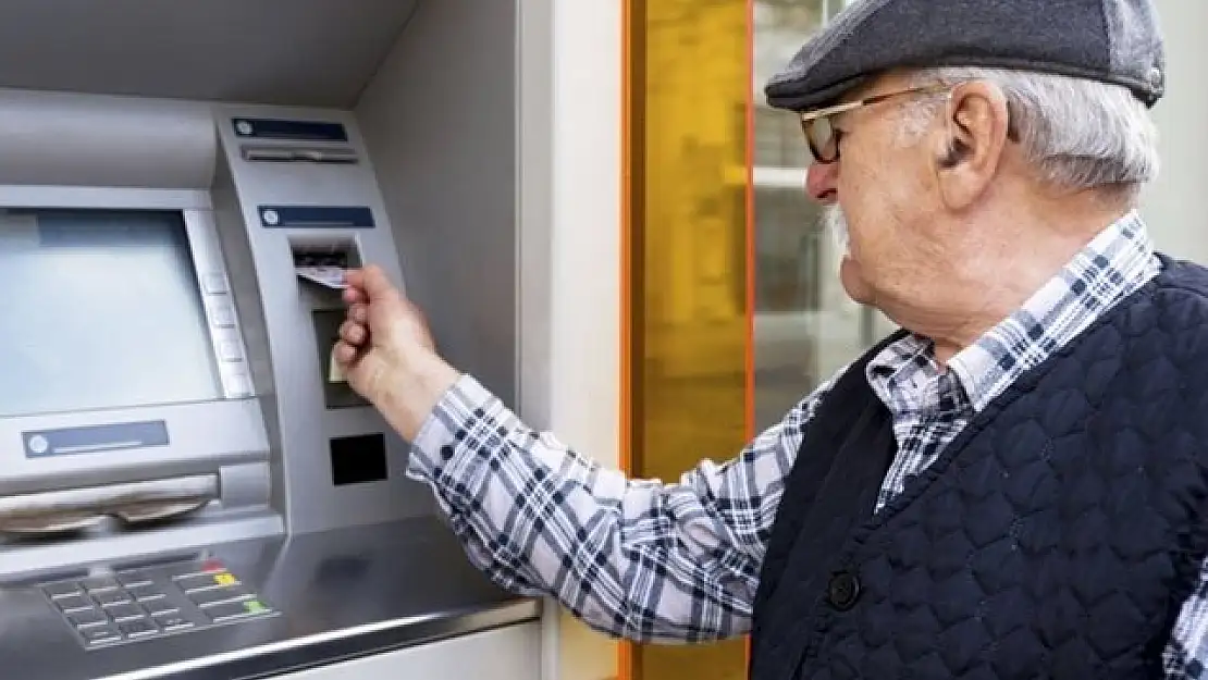 Emeklilere 5 bin TL müjdesi verildi: Detaylar açıklandı! Paranızı ATM'den çekebileceksiniz