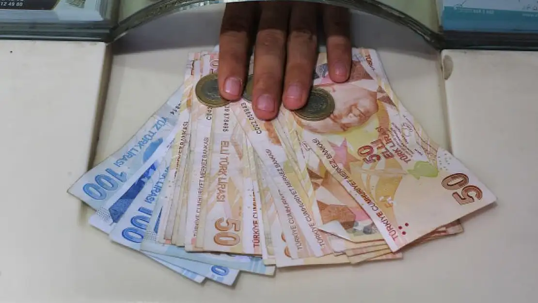 Emeklilere Kurban Bayramı ikramiyelerine ek 500 TL veriliyor! Banka hesaplarına bugün para yatmaya başladı
