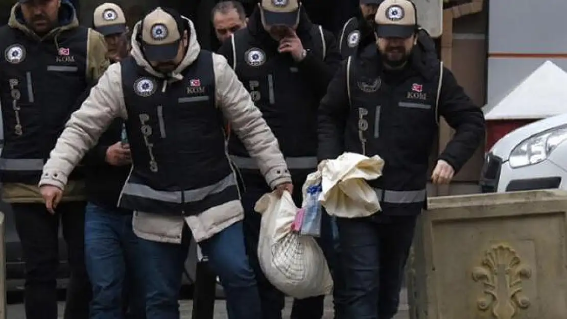 Eskişehir'de Sahte Euro Taşıyan Arabaya Gözaltı!