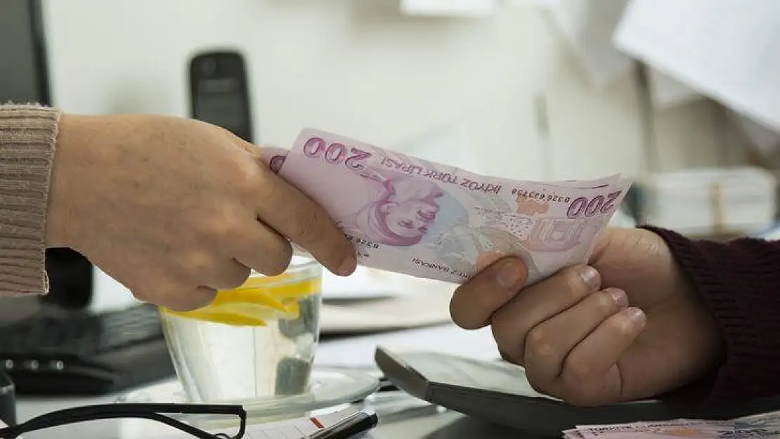 Hafta sonuna kadar hesaplara 5.500 TL yatırılıyor! Maaş hesaplarına yatırılacak: Bugün mobilden başvuran parasını alacak