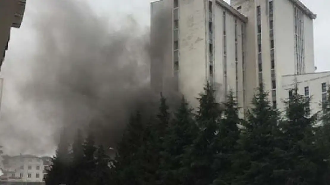 Hastane Arşivinde Yangın Çıktı