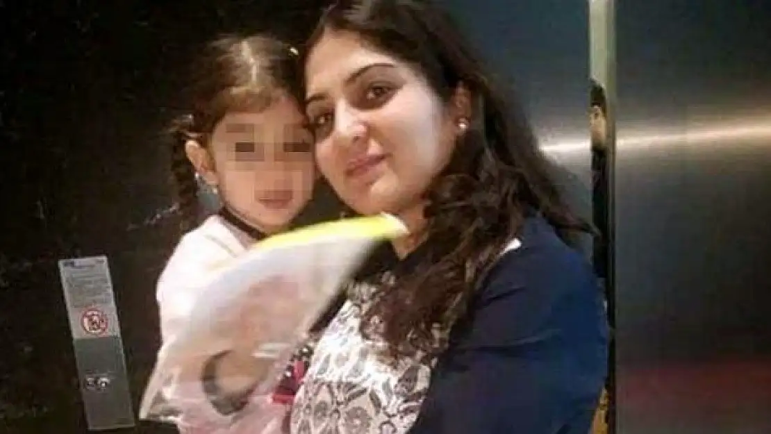 Her satırından dehşet akıyor: İskenderun'da cinnet geçiren anne 9 yaşındaki kızını öldürdü! Daha sonra kendi..