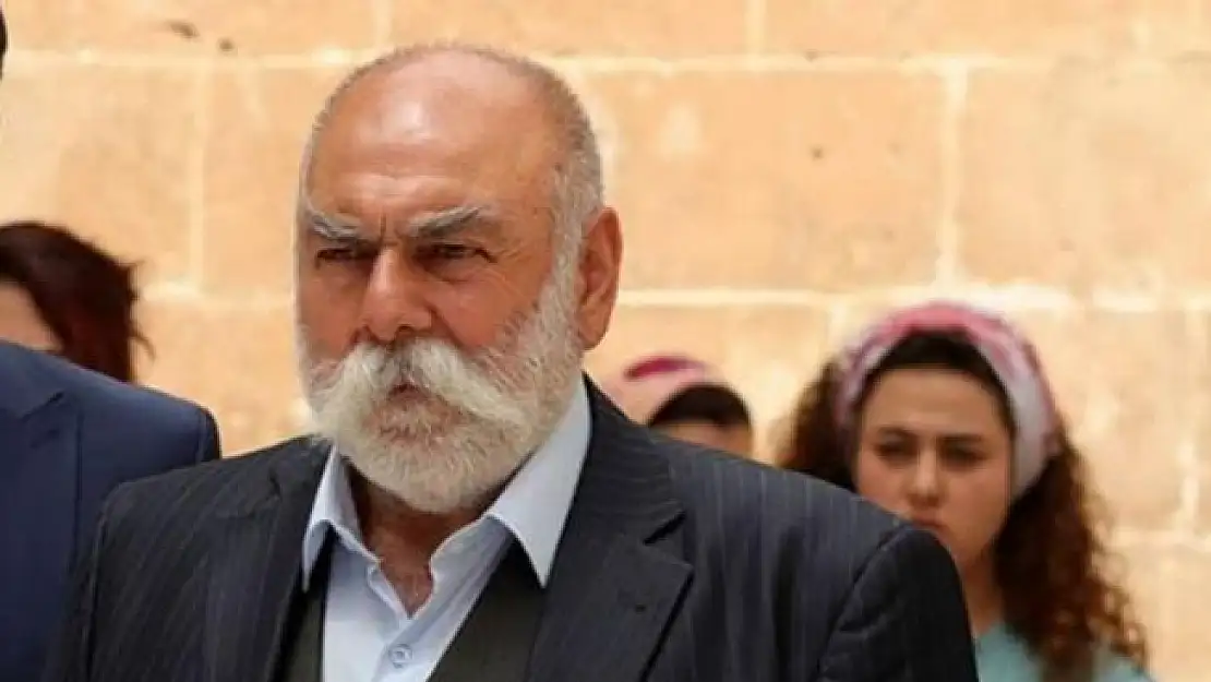 Hercai dizisinde koronavirüs şoku! Usta oyuncu Macit Sonkan'ın test sonucu pozitif çıktı! Sete ara verildi!