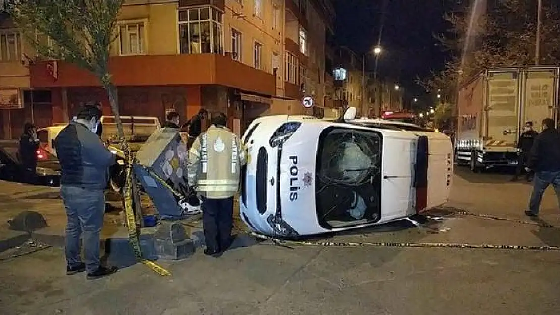 İstanbul Gaziosmanpaşa'da bir polis aracı kaza yaptı! Kazada 2 polis memuru yaralandı
