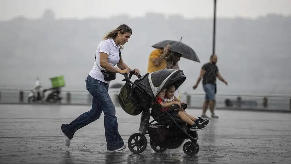 İstanbul'da Bugün Sağanak Yağış Uyarısı