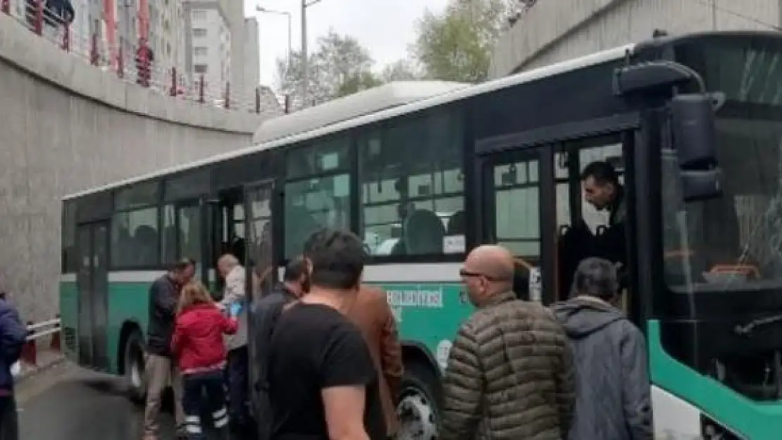 Kayseri'de Korkunç Trafik Kazası! Özel Halk Otobüsü Kaza Yaptı! Çok Sayıda Yaralı Var