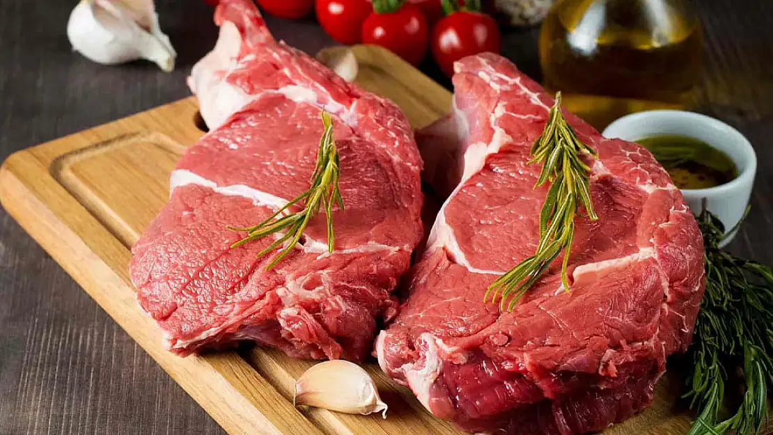 Kırmızı ete gelen zamlar tüketiciyi de kasabı da zorda bıraktı! Bir yıllık zam iki ayda yapıldı!