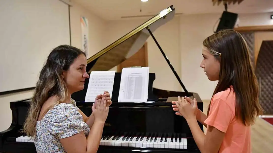 Konyaaltı Belediyesi Oda Orkestrası'na katılmak isteyen genç müzisyenlere büyük fırsat!