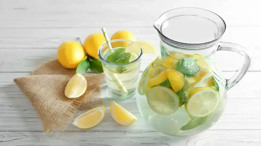Limonlu Su İçmenin Sağlığa Faydaları Nelerdir?