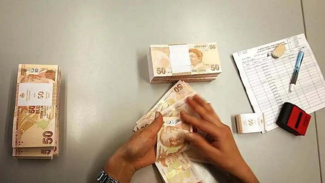 Maaşını o bankadan alan vatandaşlara tüm ihtiyaçları için nakit verilecek