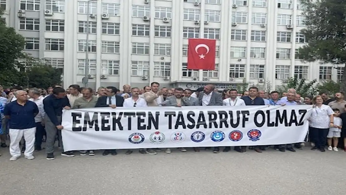 Memur- Sen'den acil servis hizmetlerine tepki: 'Azdan tasarruf olmaz'
