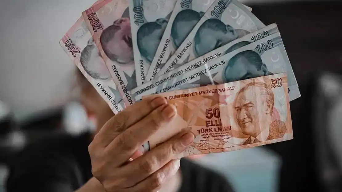 Memur ve Emekli Zammı %15+10: Merkez Bankası'nın Enflasyon Tahminleriyle Çelişen Karar