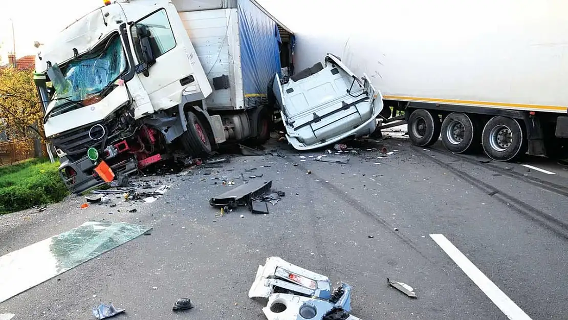 Meydana Gelen Feci Trafik Kazası: 25 Can Kaybı ve Yaralılar