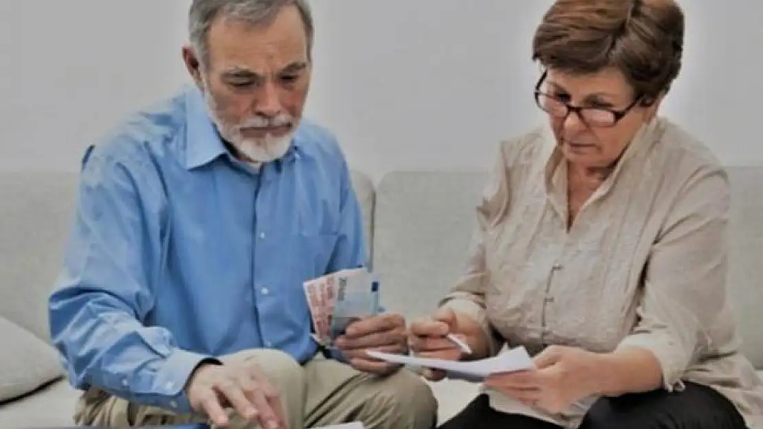 Milyonları ilgilendiriyor! O tarihten önce SGK girişi olanlar hemen emekli olabilir!