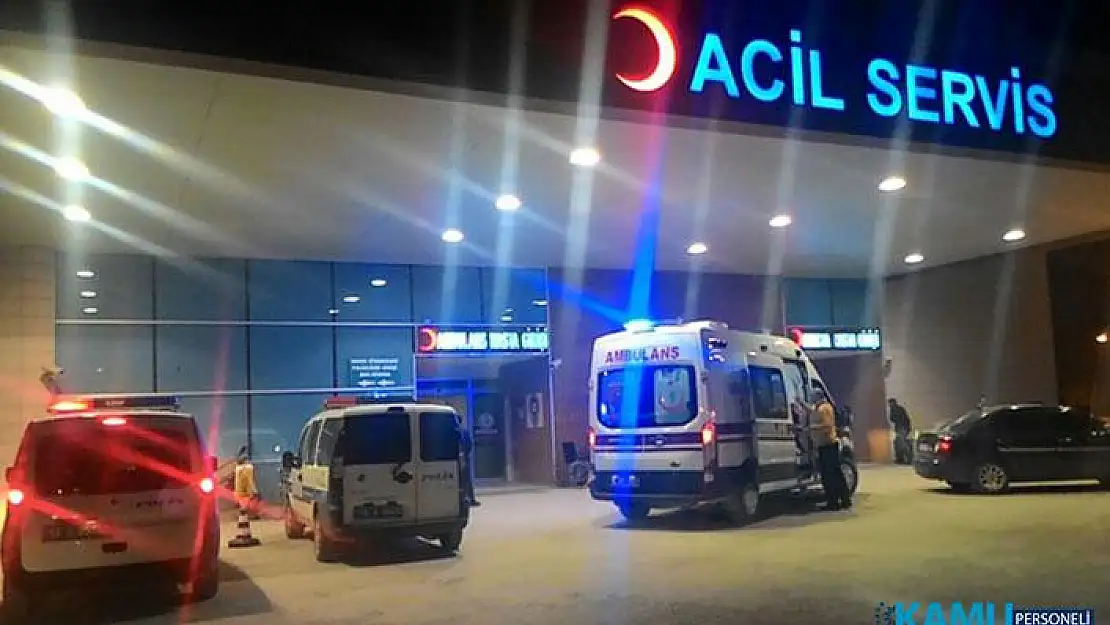 Minibüsle Kaçmaya Çalışan Mülteci, Yol Kenarındaki Uzman Çavuşa Çarptı! Uzman Çavuş Yaralandı