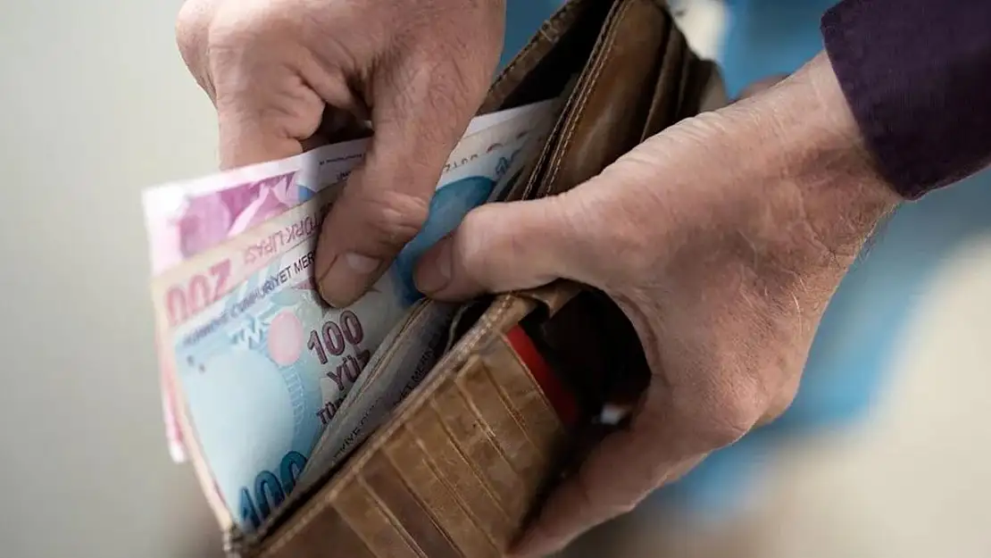 O isim uyardı: Emekli maaşı yüzde 35 oranında düşecek! Açıkça hesaplandı