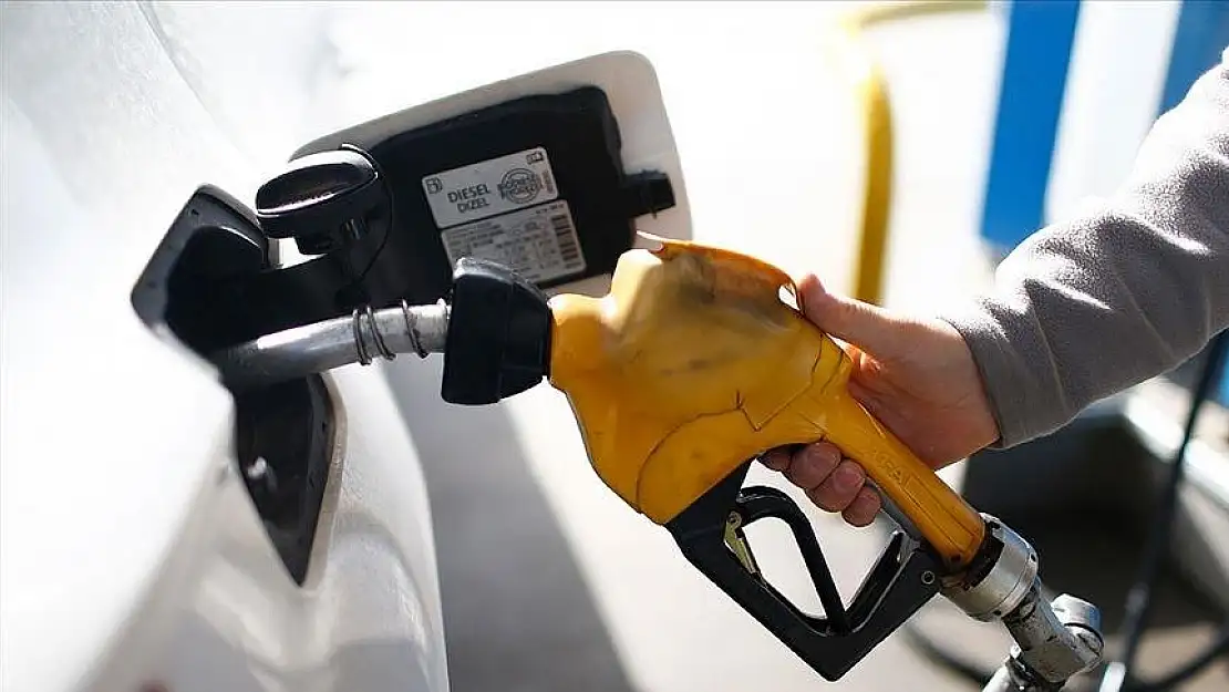 Otomobil sahiplerine bayram müjdesi verildi! Akaryakıt ve otogaz LPG fiyatlarına çok büyük indirim yapıldı