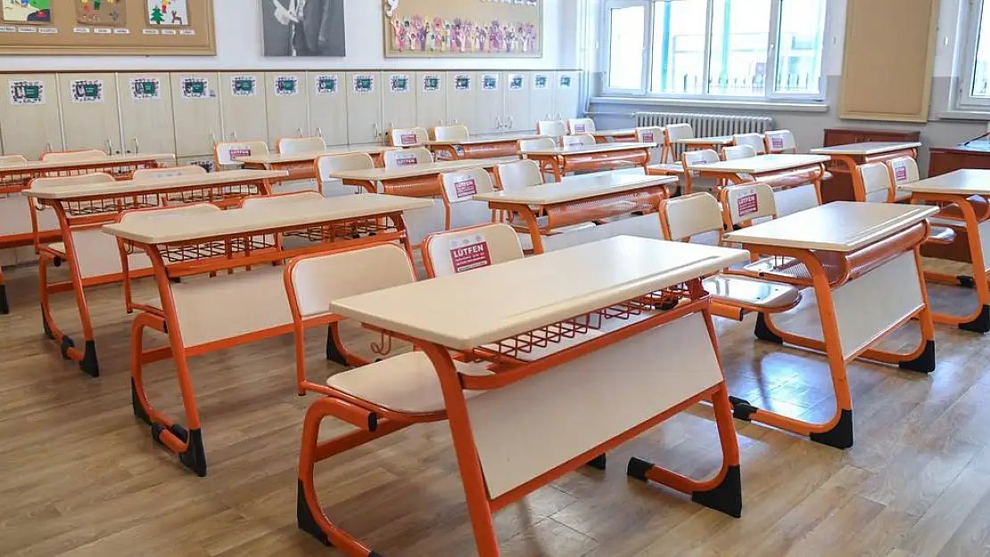 Peş peşe açıklamalar geldi: Okullar tatil edildi! Son dakika açıklandı.. 23 Kasım hangi illerde okullar tatil edildi?