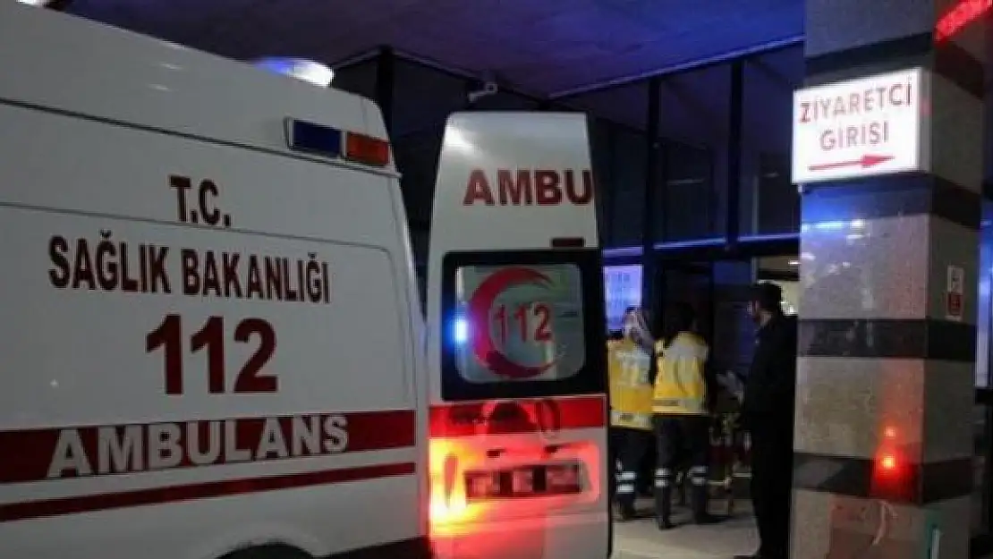 Polis Memuruna Bıçaklı Saldırı, Saldırganı Silahla Vurdu