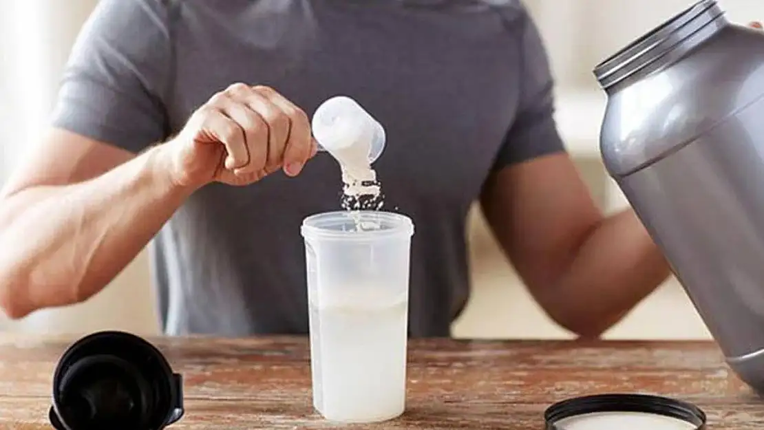 Protein Tozu Uyarısı: 'Kas Yapayım Derken Sağlığınızı Riske Atmayın!'
