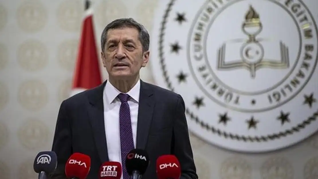 Sultan Uçar'dan flaş açıklama: Milli Eğitim Bakan Ziya Selçuk istifa etti!