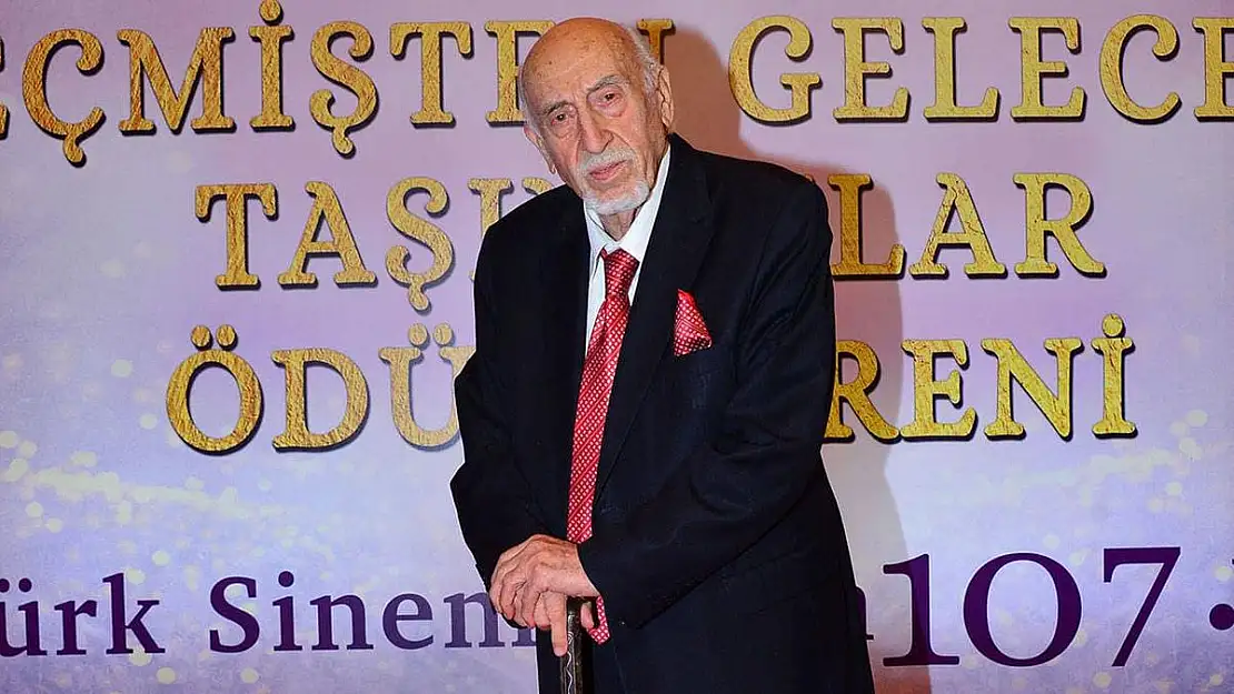 Türk Sinemasının Usta İsmi Yılmaz Atadeniz'in Hayatı: Yeşilçam'ın Unutulmaz Yönetmeni