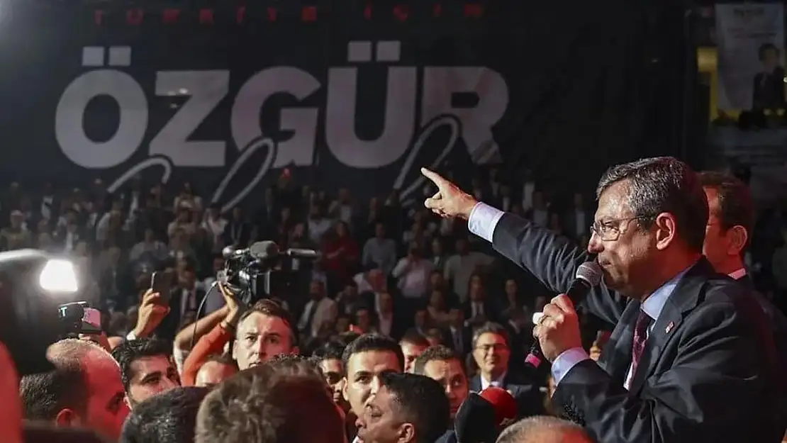 Türkiye Siyasetinde Yeni Bir Dönem: CHP'nin Yenilenen Yüzü ve Stratejileri