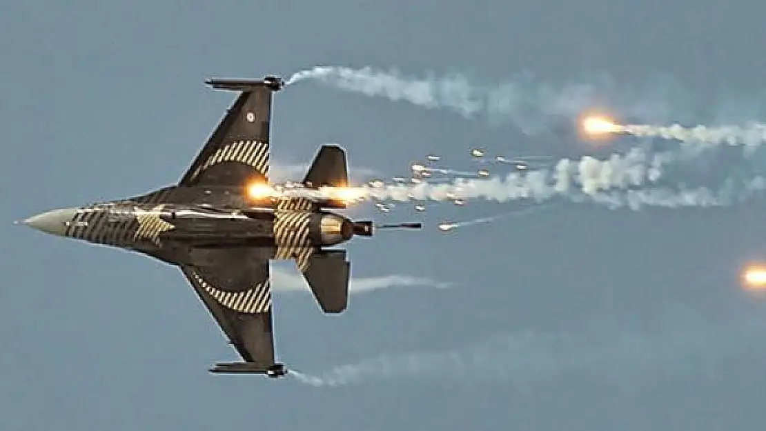 Türkiye yasağı delip geçti! Suriye'de teröristlere bomba yağdırdı!