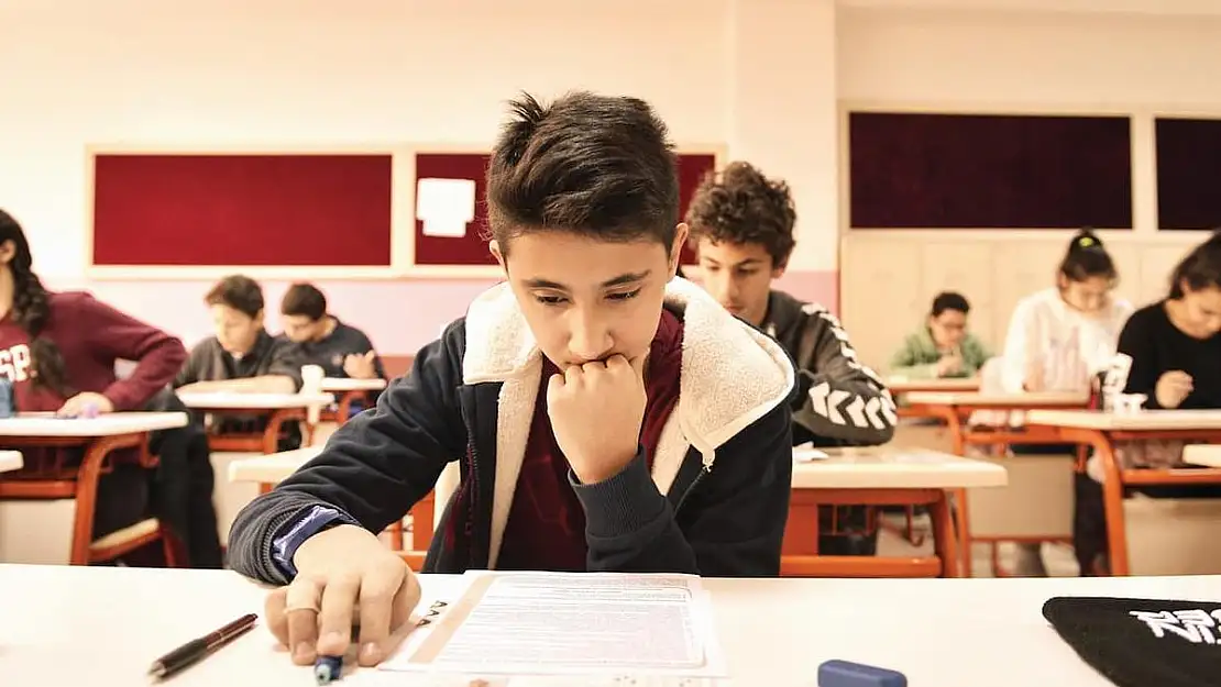 Türkiye'de Eğitim: Gençlere Gelecek Sunamıyoruz!