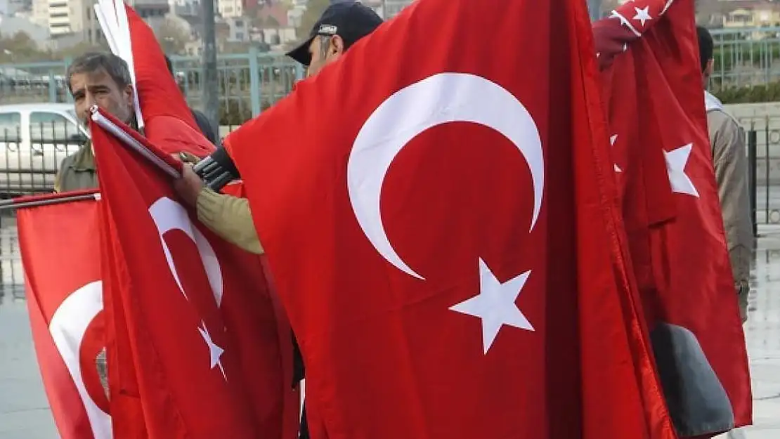 Türkiye'de Milliyetçilik: Çeşitleri, Etkileri ve Geleceği