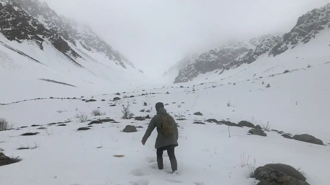 Yazı bekleyenlere kötü haber! Lapa lapa kar yağdı: Her yer bembeyaz oldu