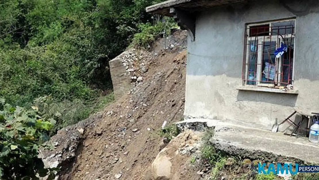Zonguldak'ın Kozlu İlçesinde Heyelan! 6 Ev Çöktü, 20 Kişi Evsiz Kaldı!