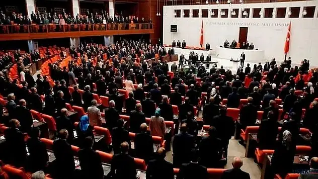 Ekonomik çöküş ve mülakat mağduriyeti: Meclisten çarpıcı açıklamalar