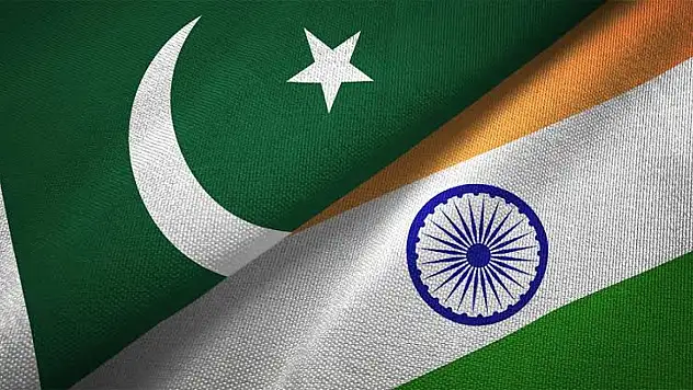 Hindistan-Pakistan Gerilimi Savaşa Dönüştü: Füze Saldırılarıyla Sıcak Çatışma Başladı